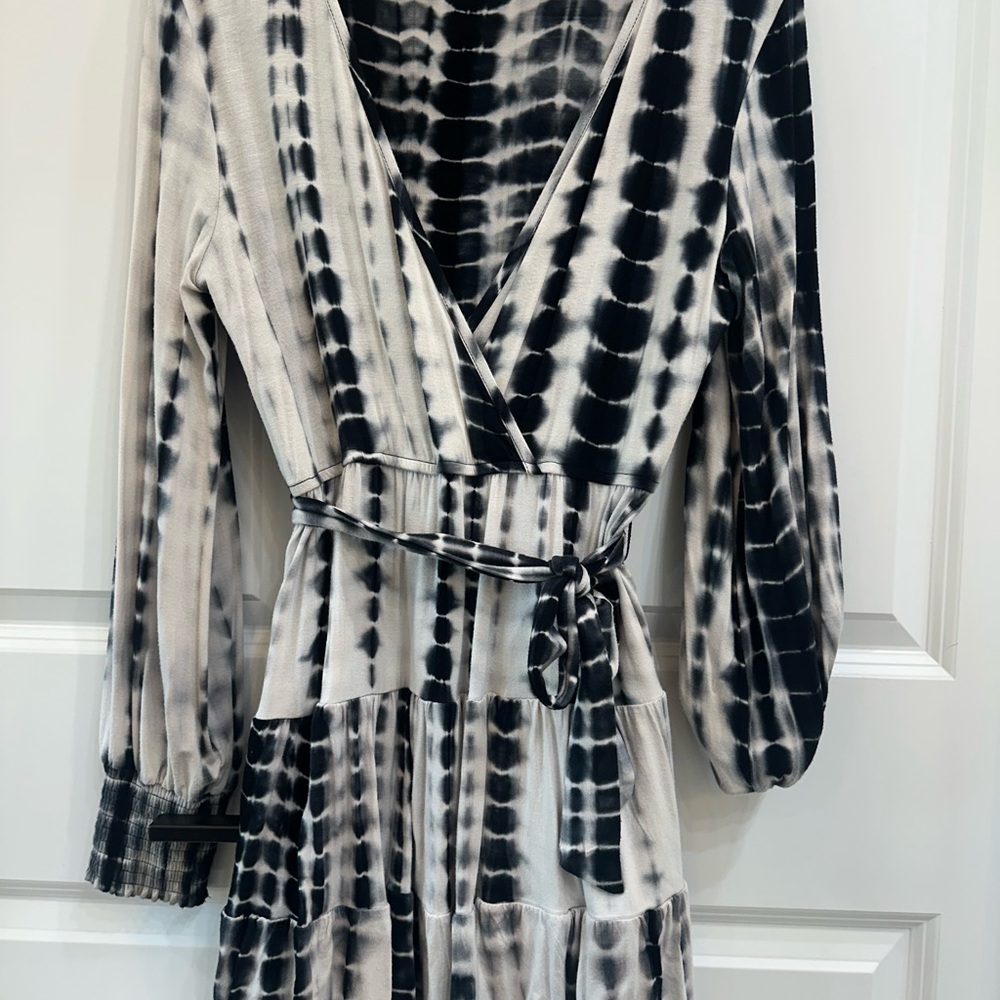 Elegant Black and White Tie-Dye Dress